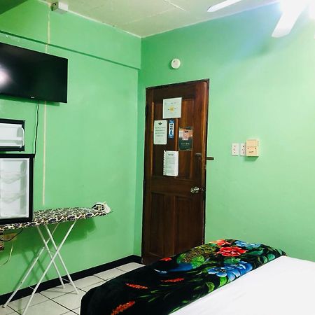 Chaleanor Hotel Dangriga Exterior foto