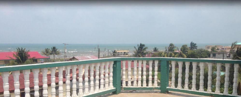 Chaleanor Hotel Dangriga Exterior foto